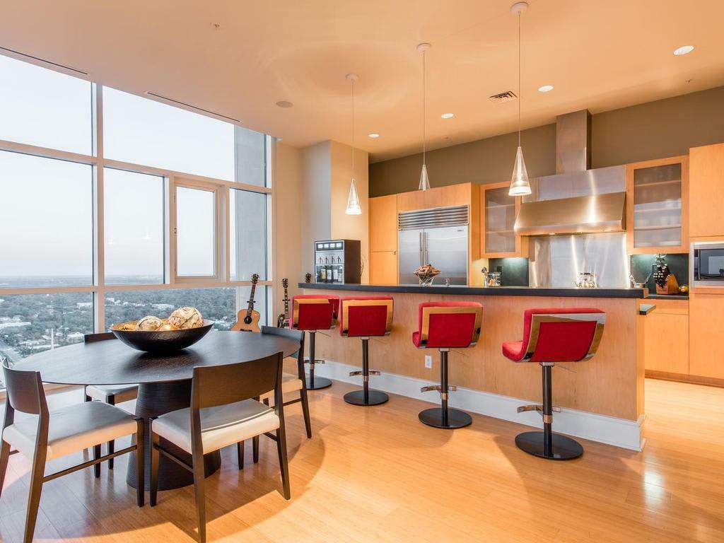 555 East 5th Street – photo 3