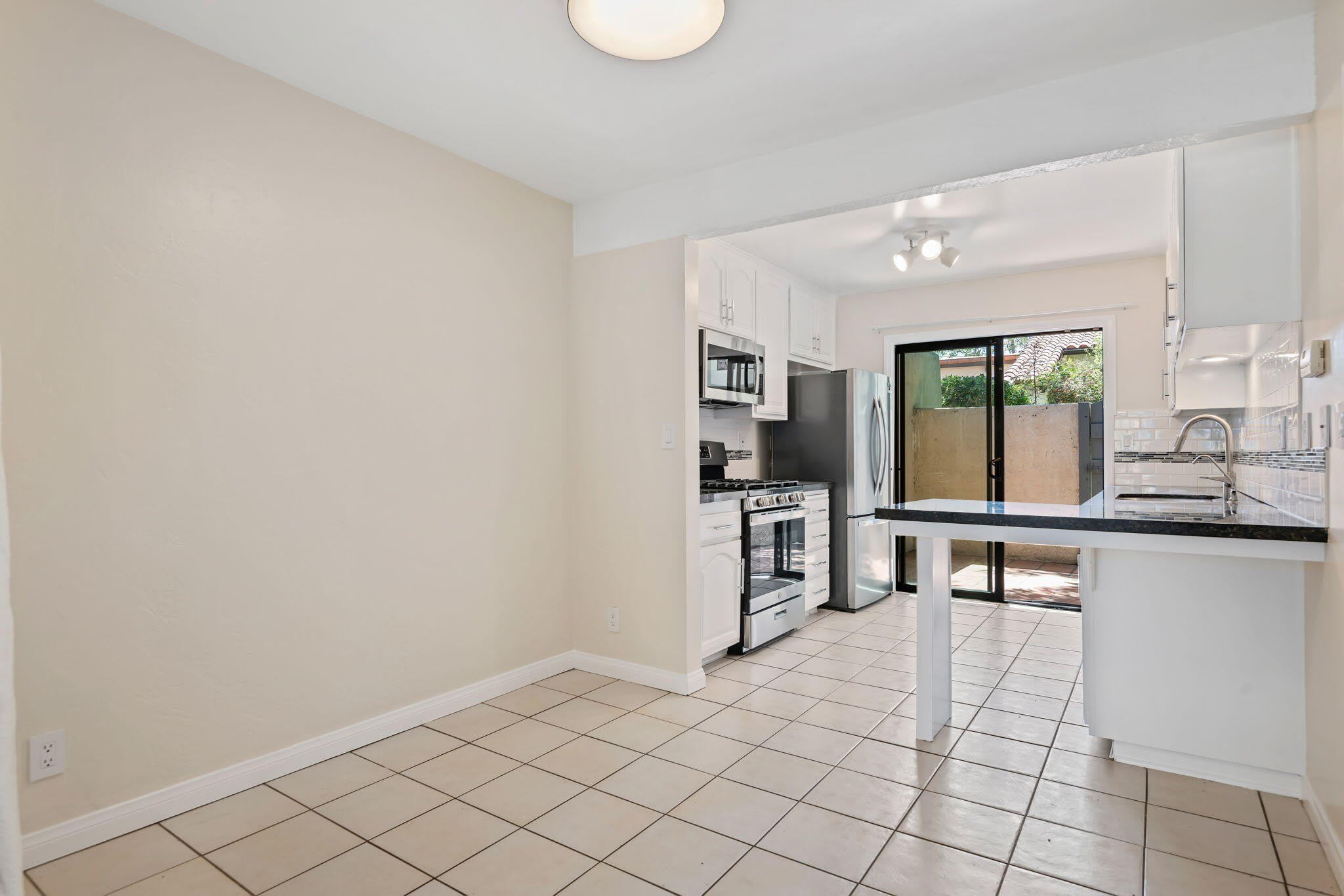 1942 N Jameson Lane – photo 5