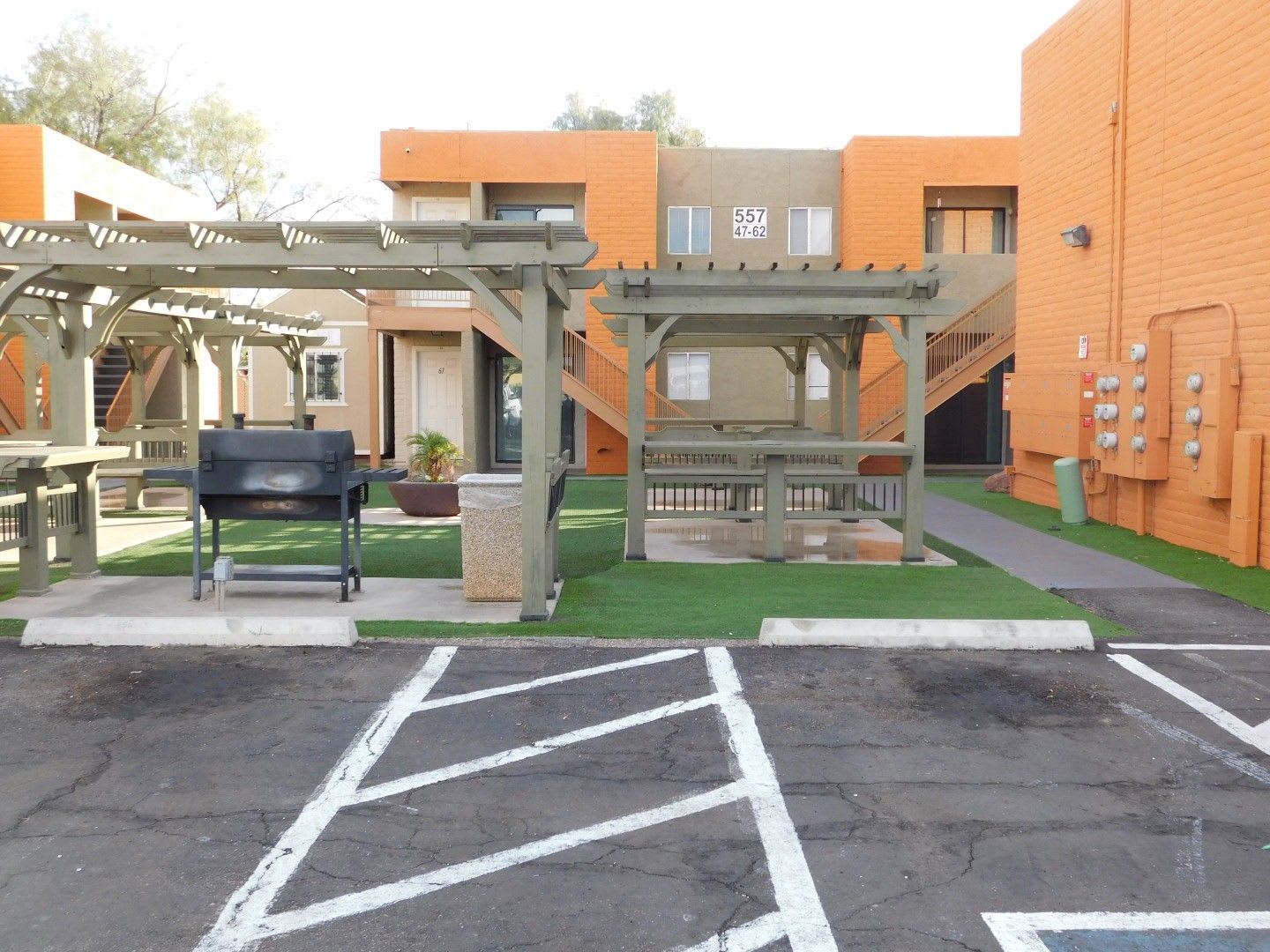 557 W. Thurber Rd. – photo 1