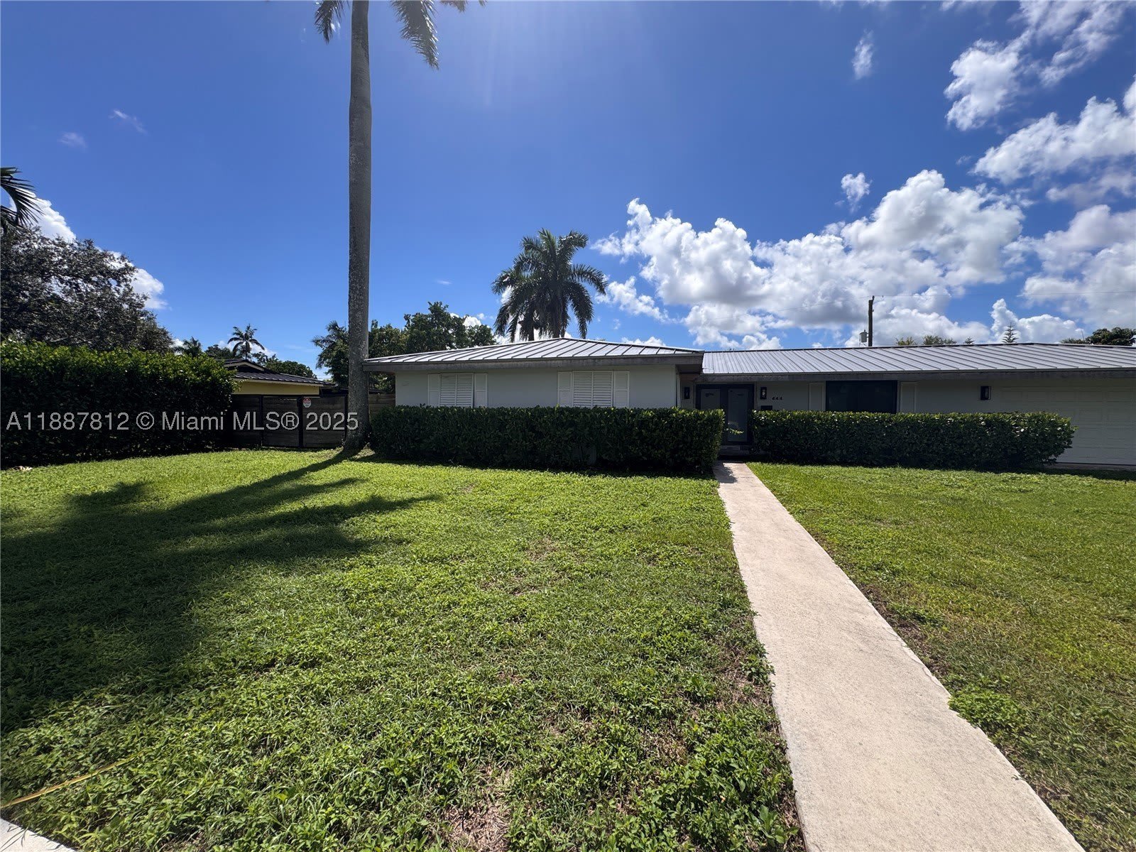 444 NW 21st St – photo 2