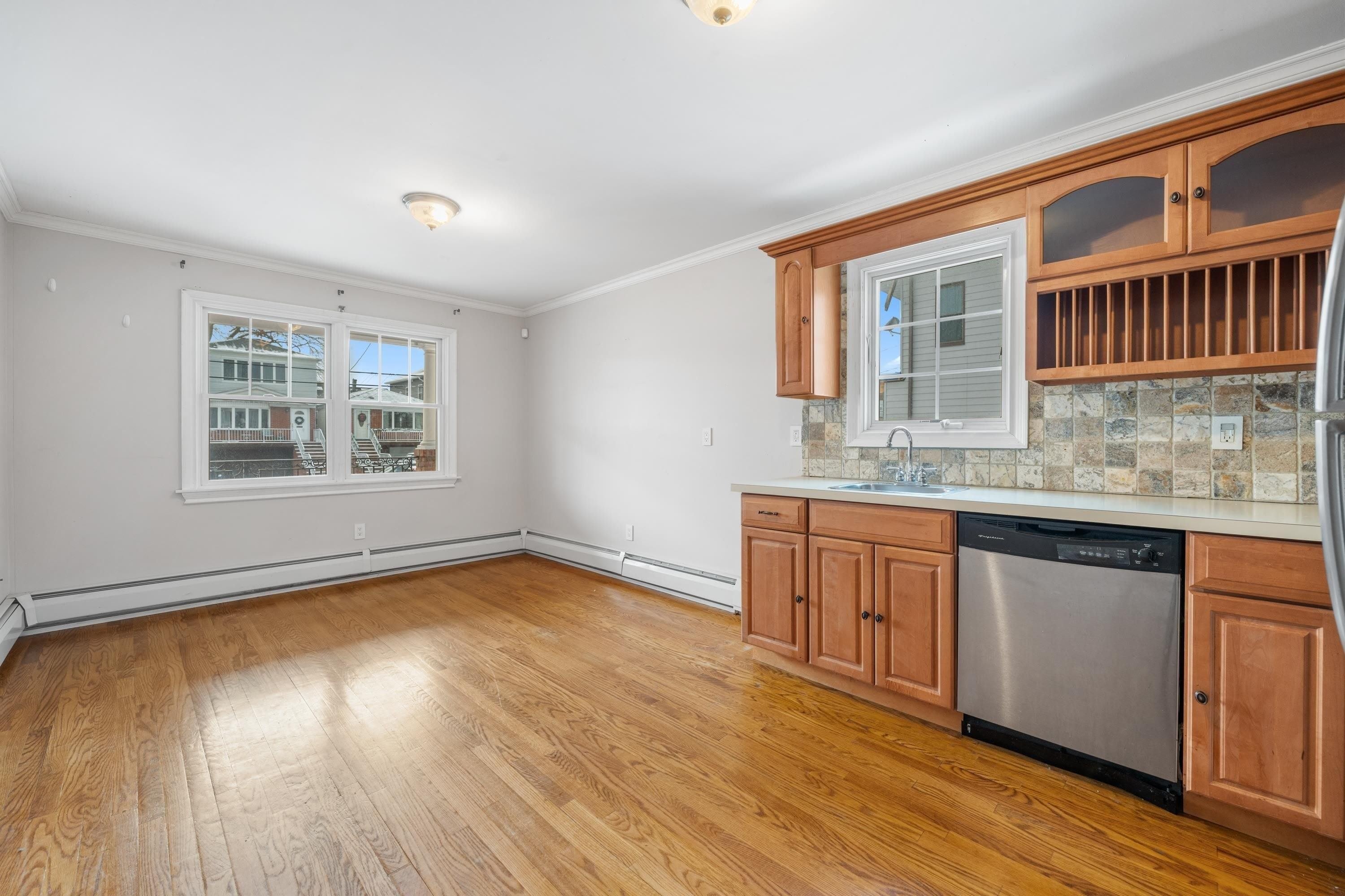 72 BROADWAY – photo 3
