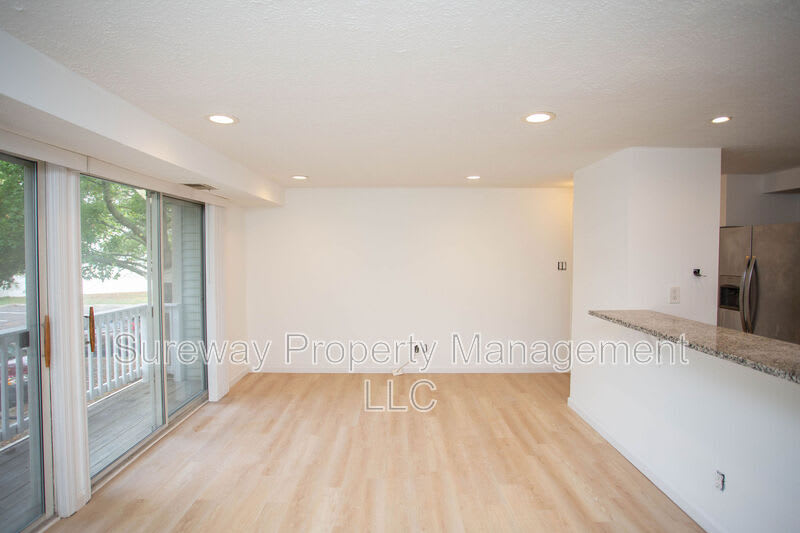 142 Kenwood Dr – photo 4