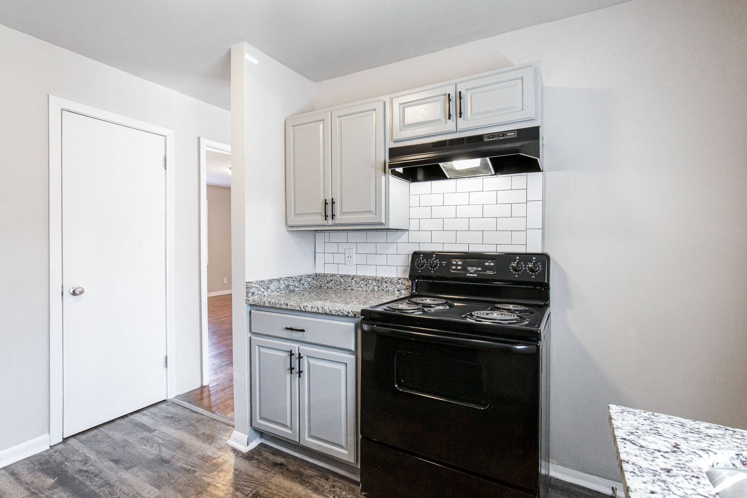 1295 West – photo 2