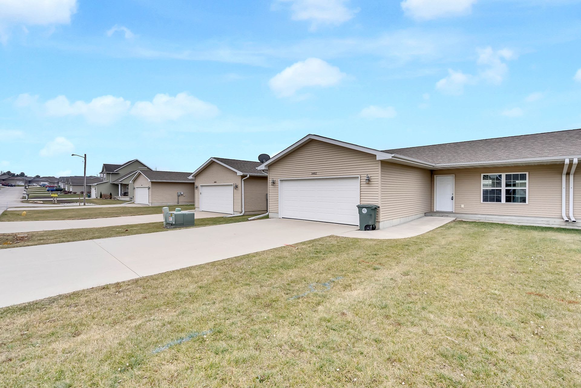 Beautiful 2 Bed 2 Bath – photo 2