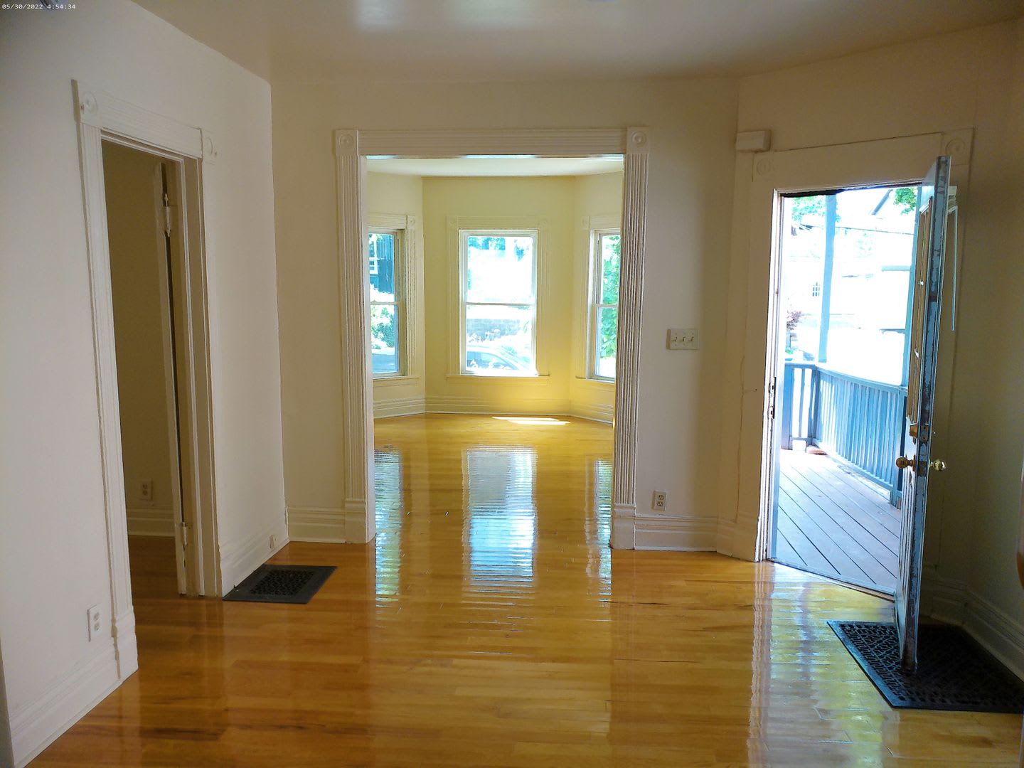511 Columbus Available June 1 2027 First Floor Apartment – photo 4