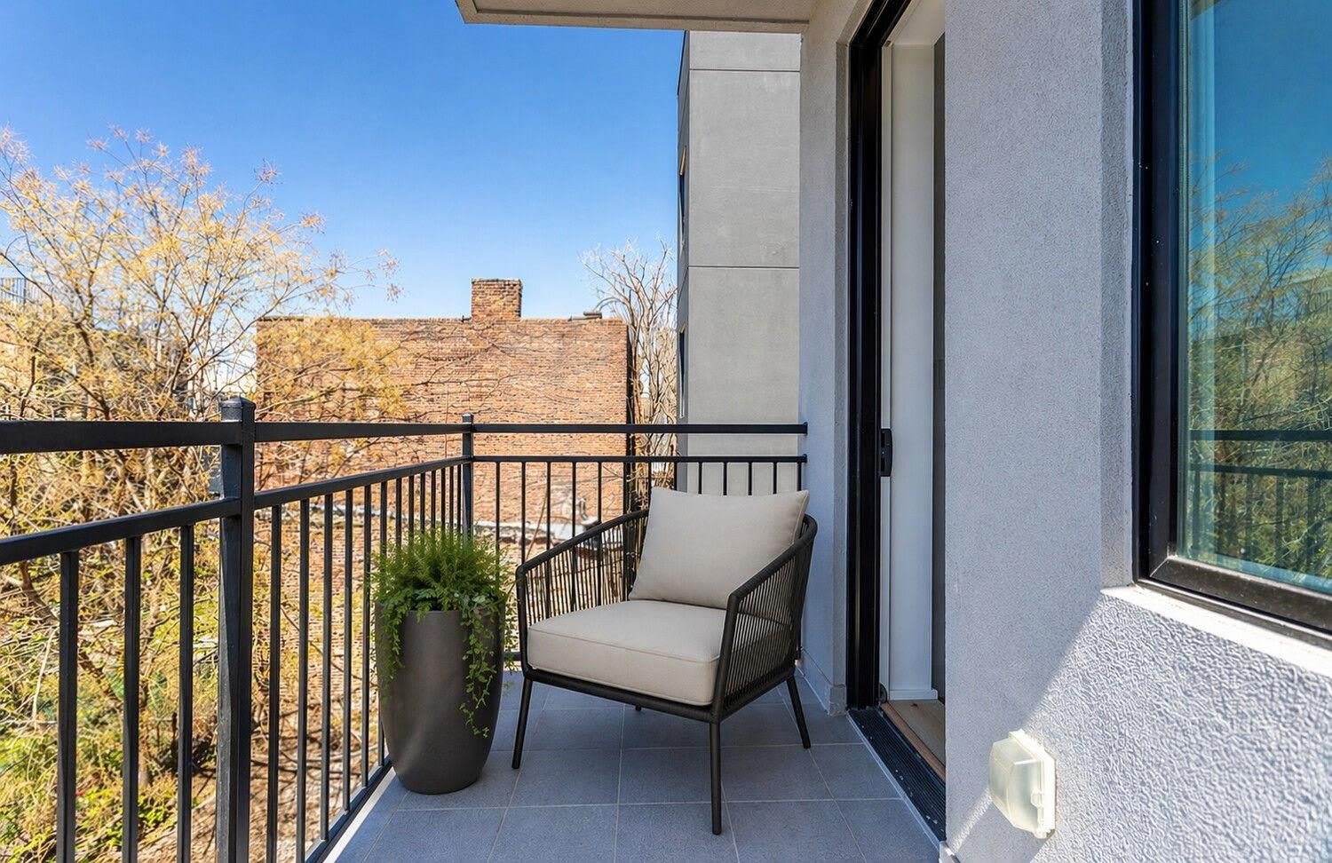 109 TROUTMAN Street – photo 3