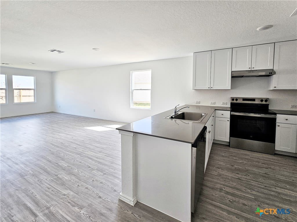 805 Riviera Court – photo 4