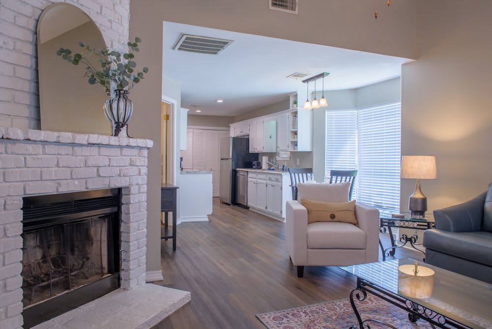 3276 Eastwood Dr – photo 1