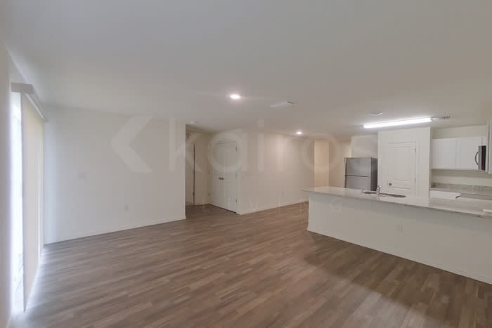 20254 Lorenzo Avenue – photo 4