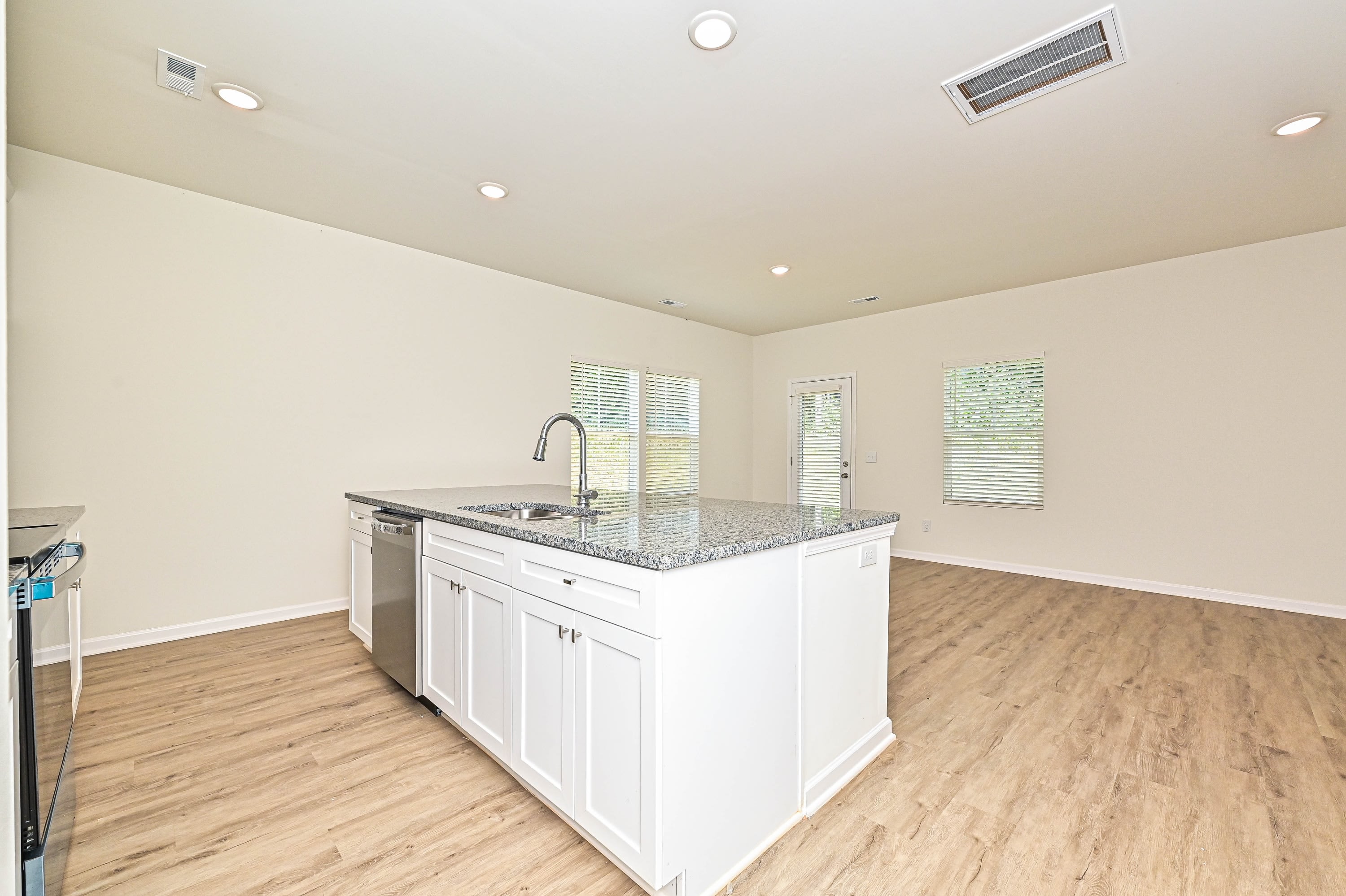 1725 East Cloaninger Avenueunit A – photo 2