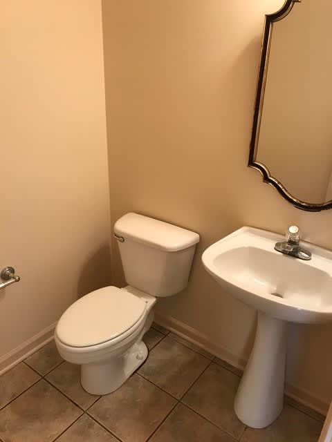 Townhouse Behind Oxford Lake! 277 Ivy Place – photo 3