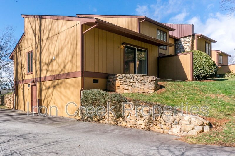 137 Colony Dr – photo 1