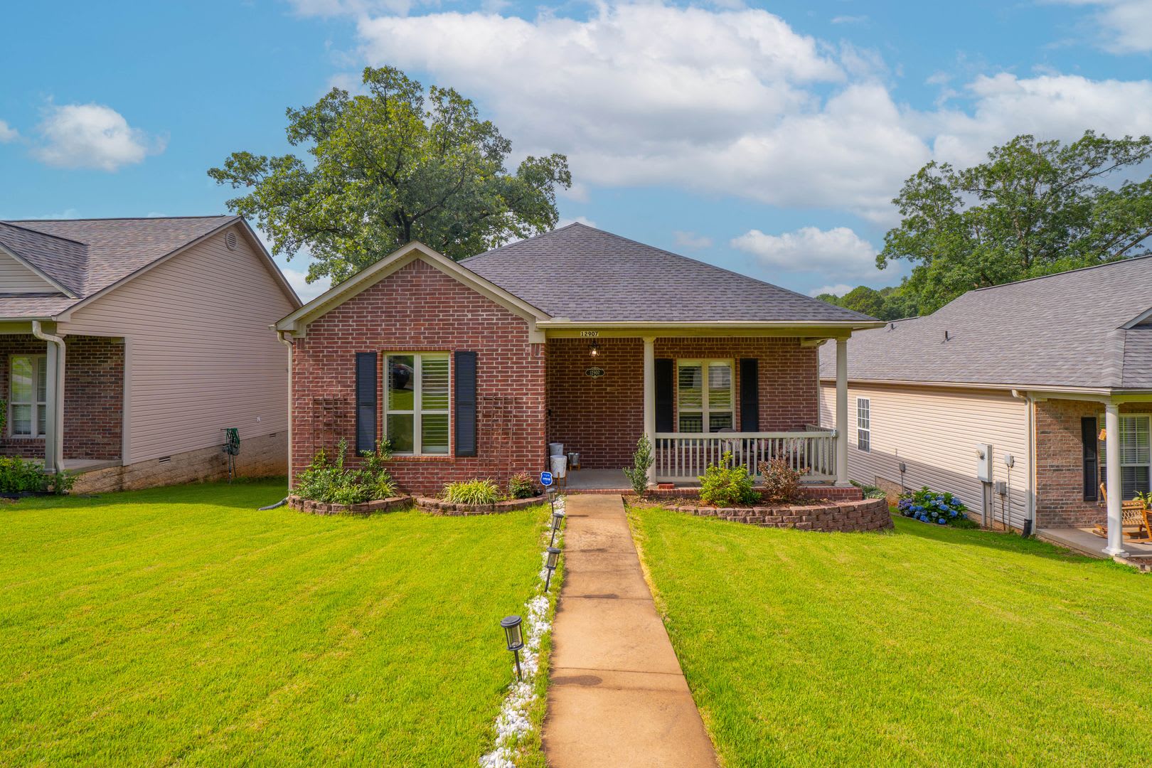 Spacious 3Br 2Ba With Modern Updates – photo 1