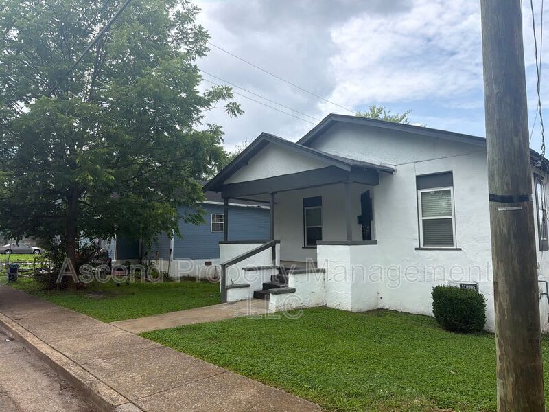 557 N Willow St – photo 2