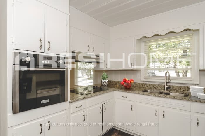 129 Gregory Court – photo 4