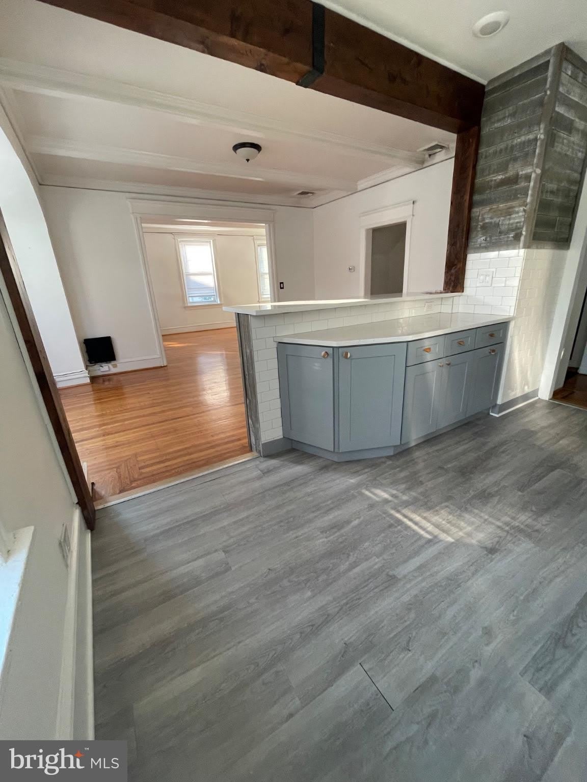 114 LEVERING Street – photo 5