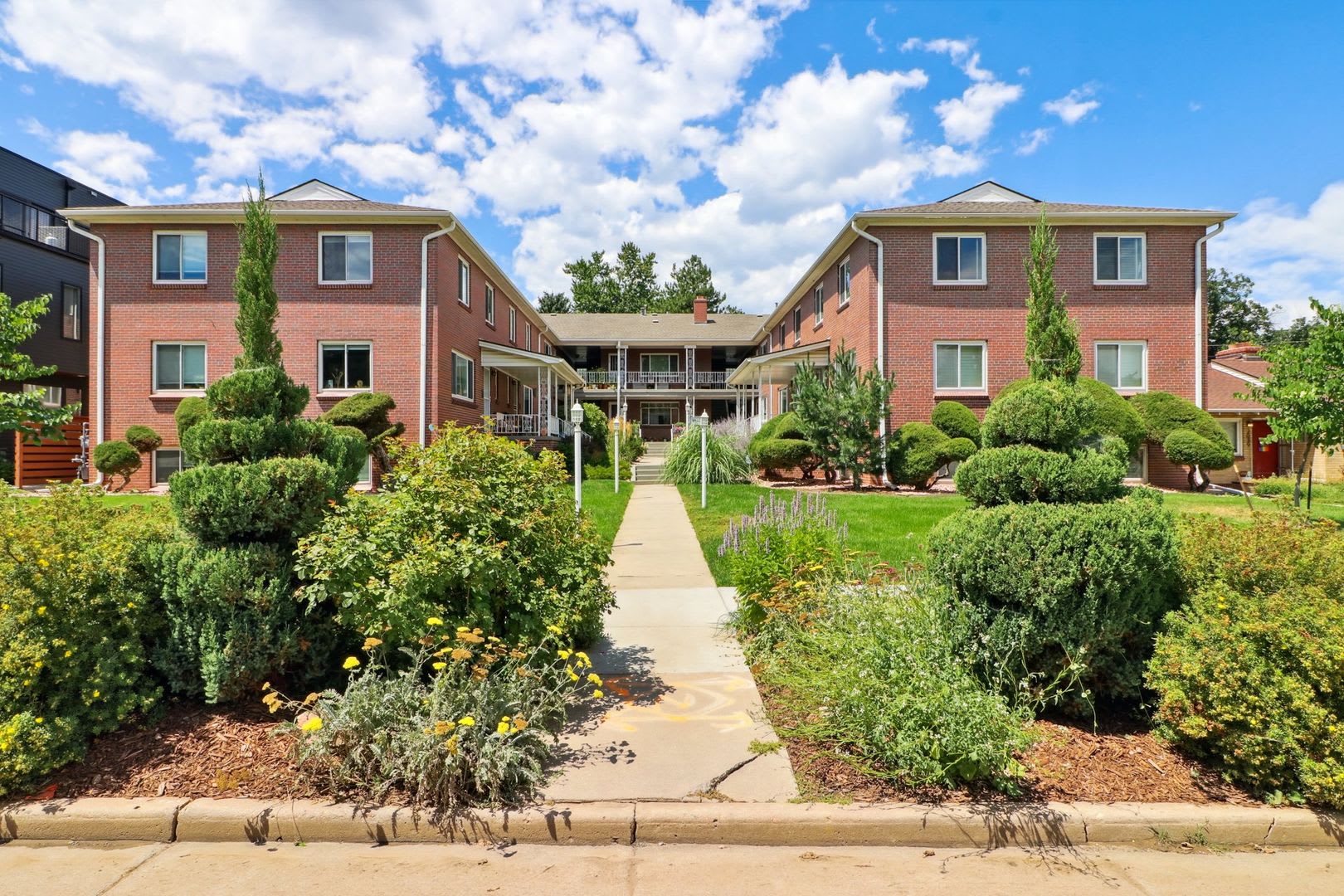 1 Bedroom/1 bathroom condo in Denver – photo 1