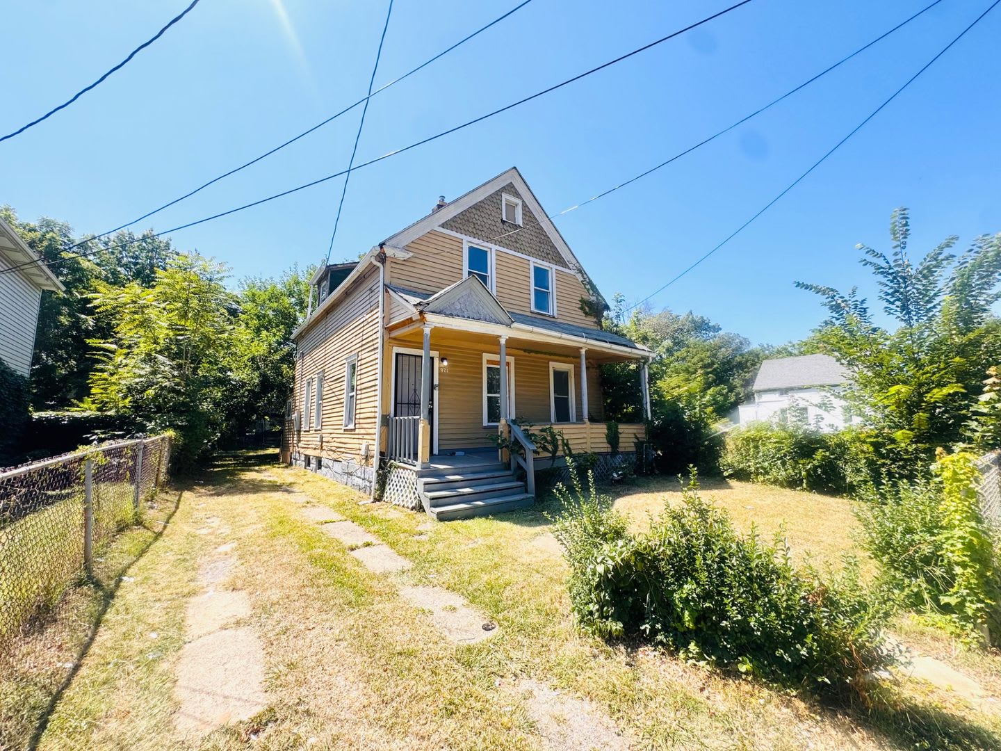 Charming 4-Bedroom Property in Prime Location – photo 2