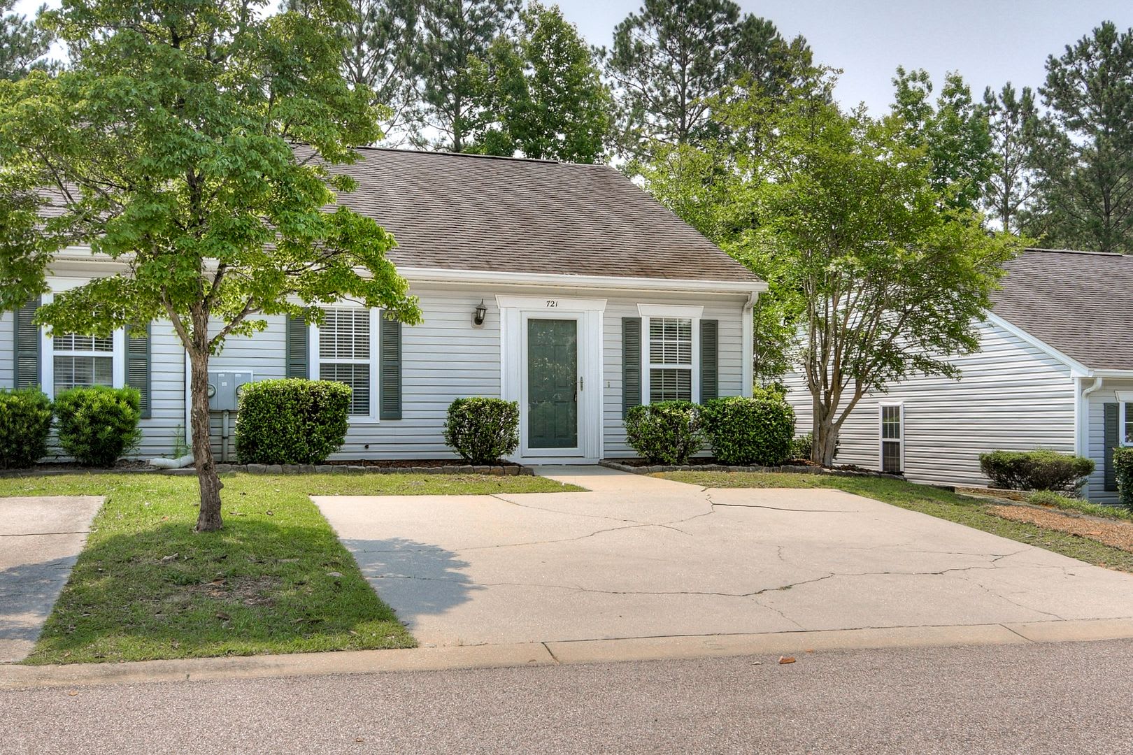 End Unit Townhome Evans – photo 3