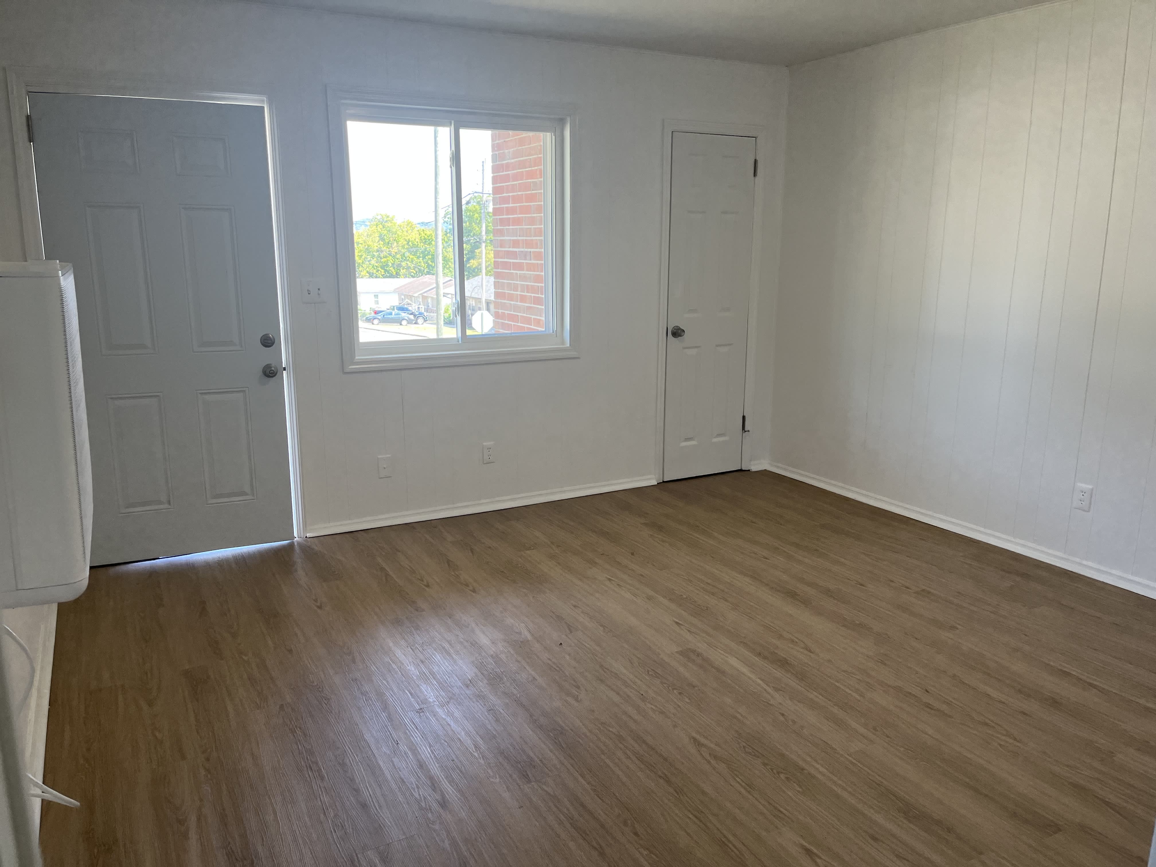 1418 E 5th St – photo 2