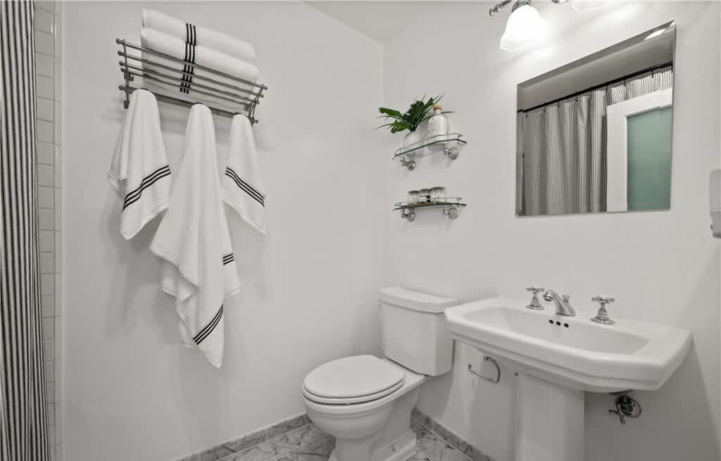 5226 Marina Pacifica Drive South – photo 4