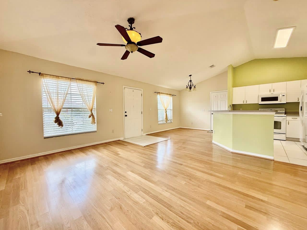 6807 Kingston Dr – photo 5