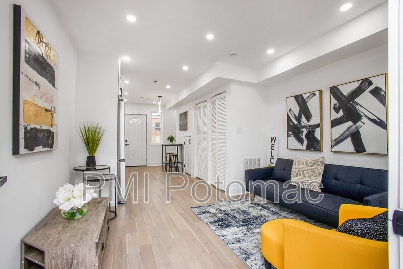 702 19th St NE – photo 4