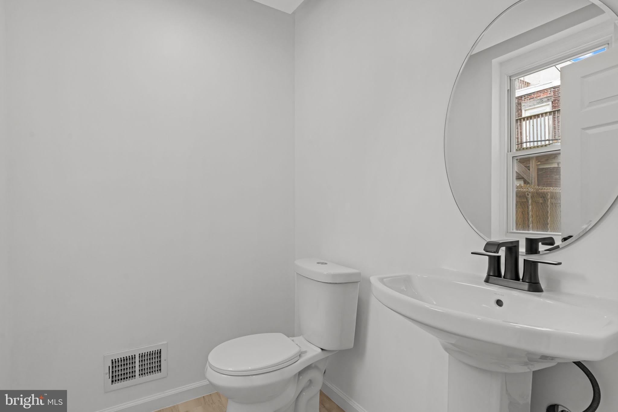 1933 N PALETHORP Street – photo 5