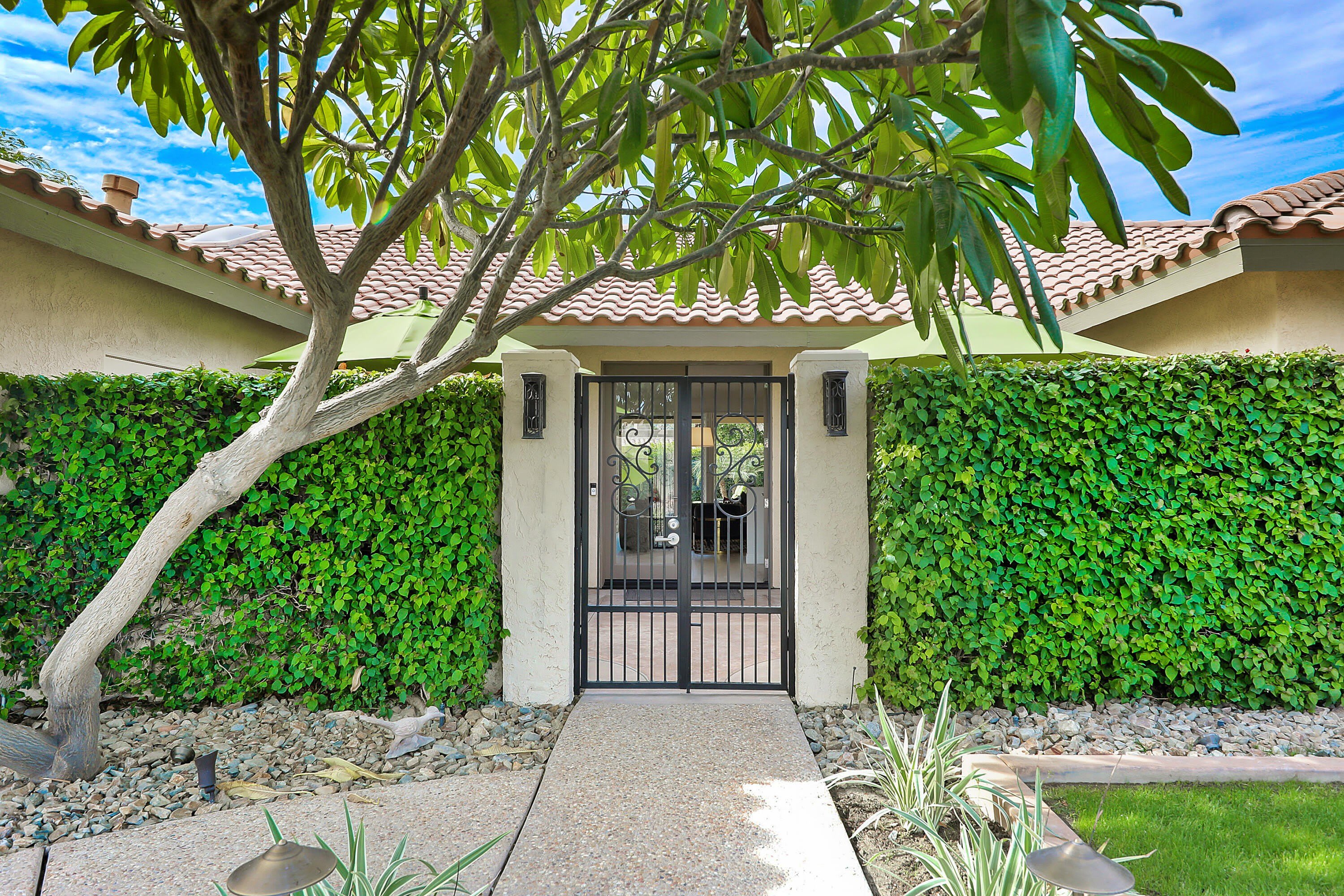 48721 Santa Ursula Street – photo 1