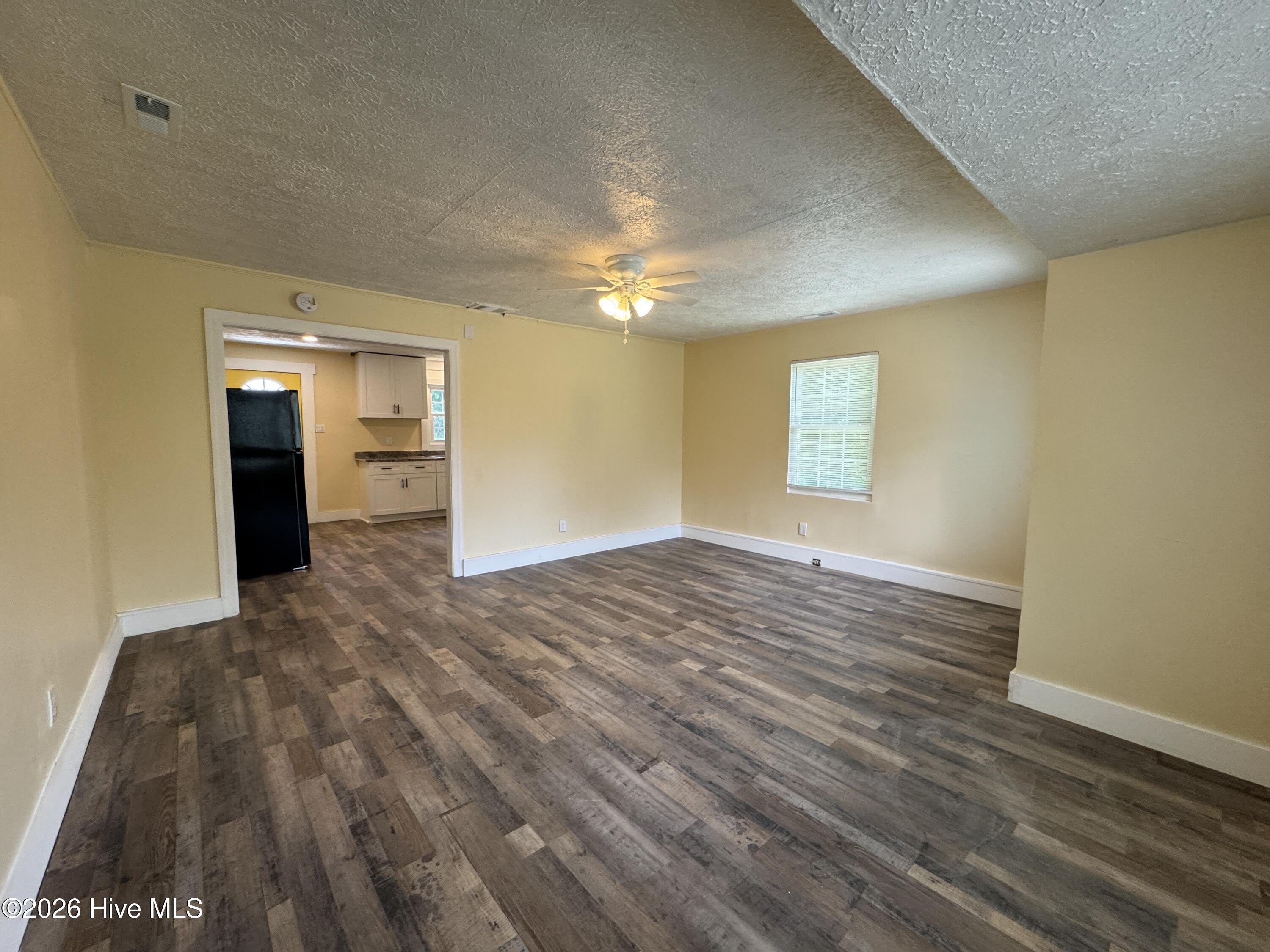565 Manly Avenue – photo 3