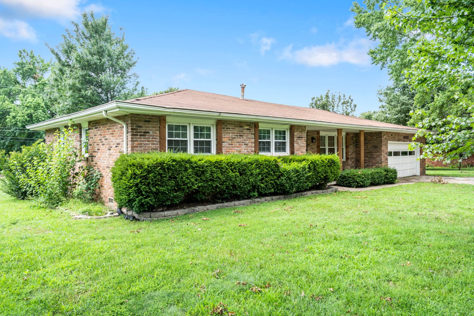3 Bedroom 2 Bathroom Springfield, MO – photo 2