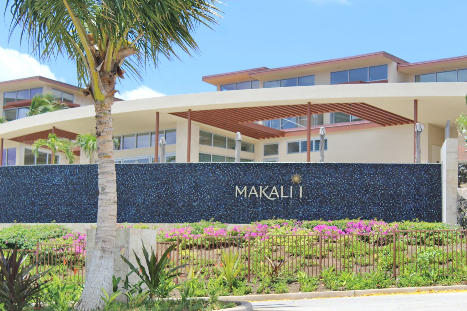 Modern Elegancy At Makali I In Wailea On The Boarder Of Makena Finely Furnished 2 Bedrooms 2 Bathrooms – photo 2