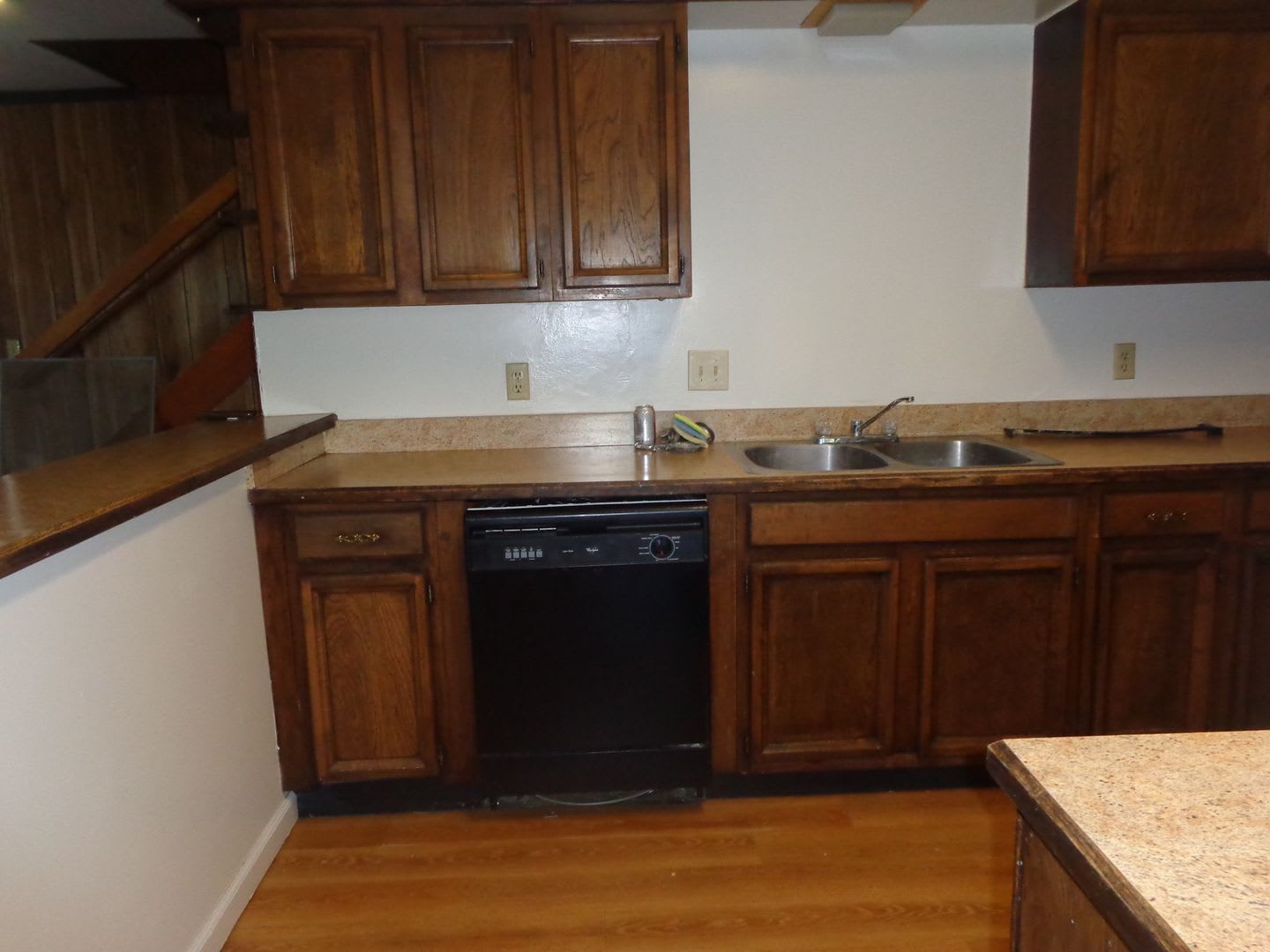 Three Bedroom Upper Crestline – photo 2