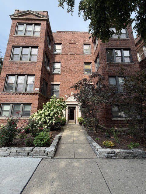 4902 N Rockwell Street – photo 1