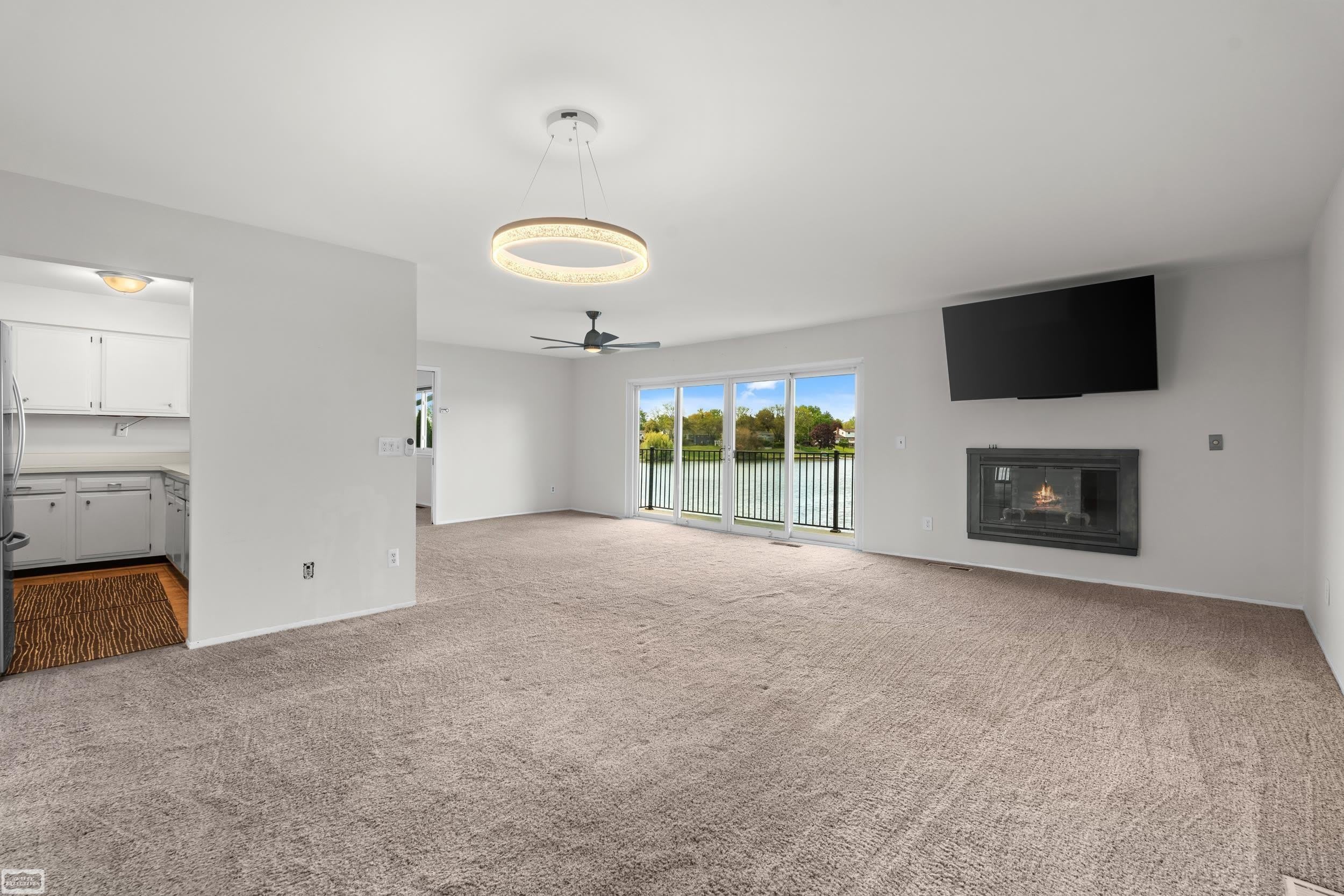 4960 Lake Point Drive – photo 5