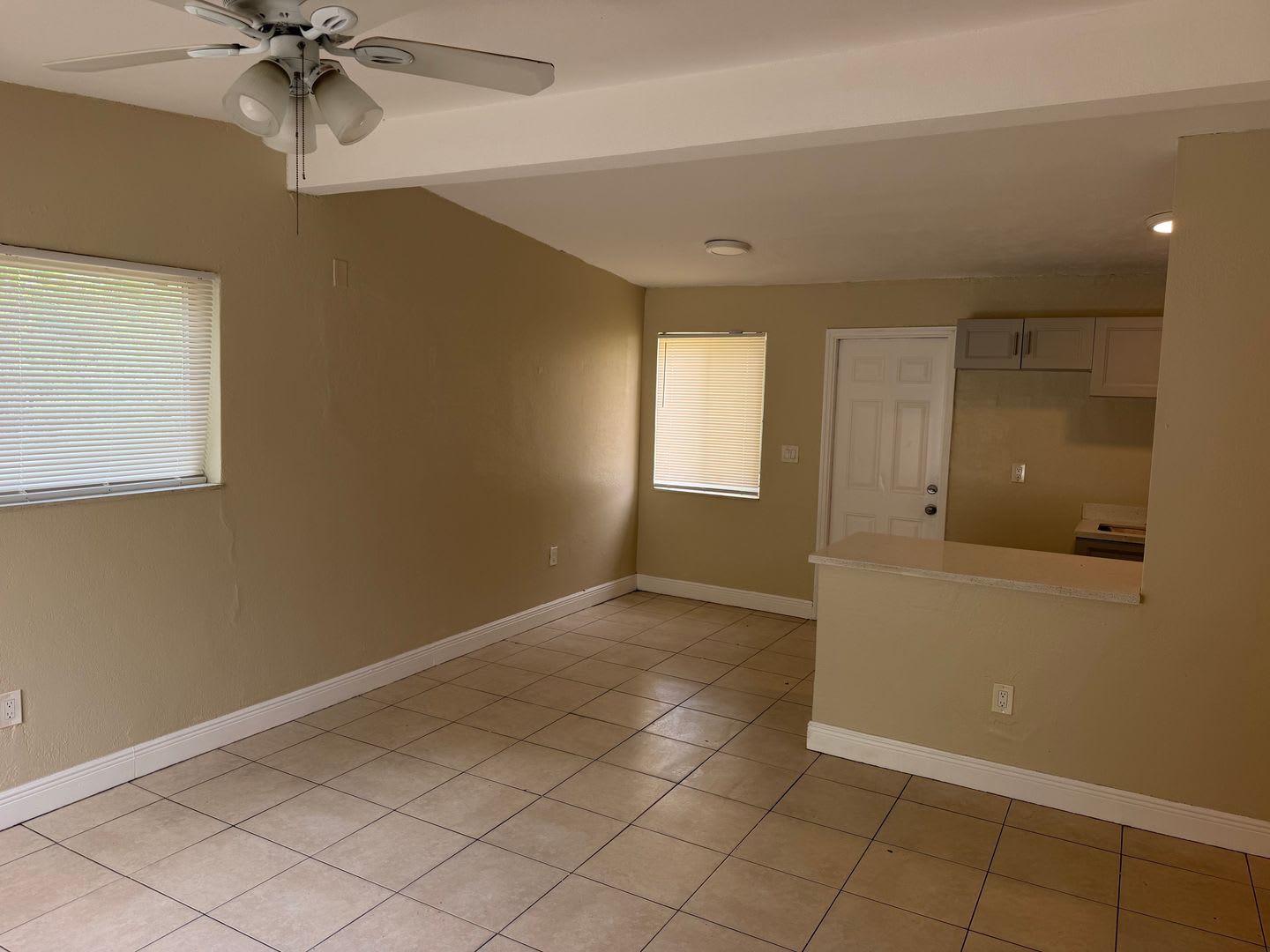 Updated 3/2 house in Broward Estates! – photo 3