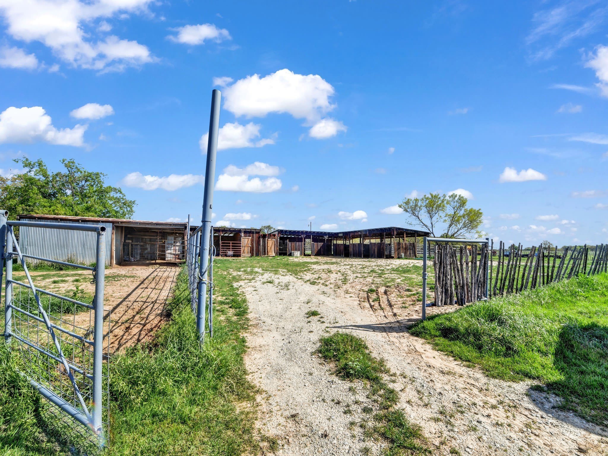 4507 County Road 2690 – photo 2