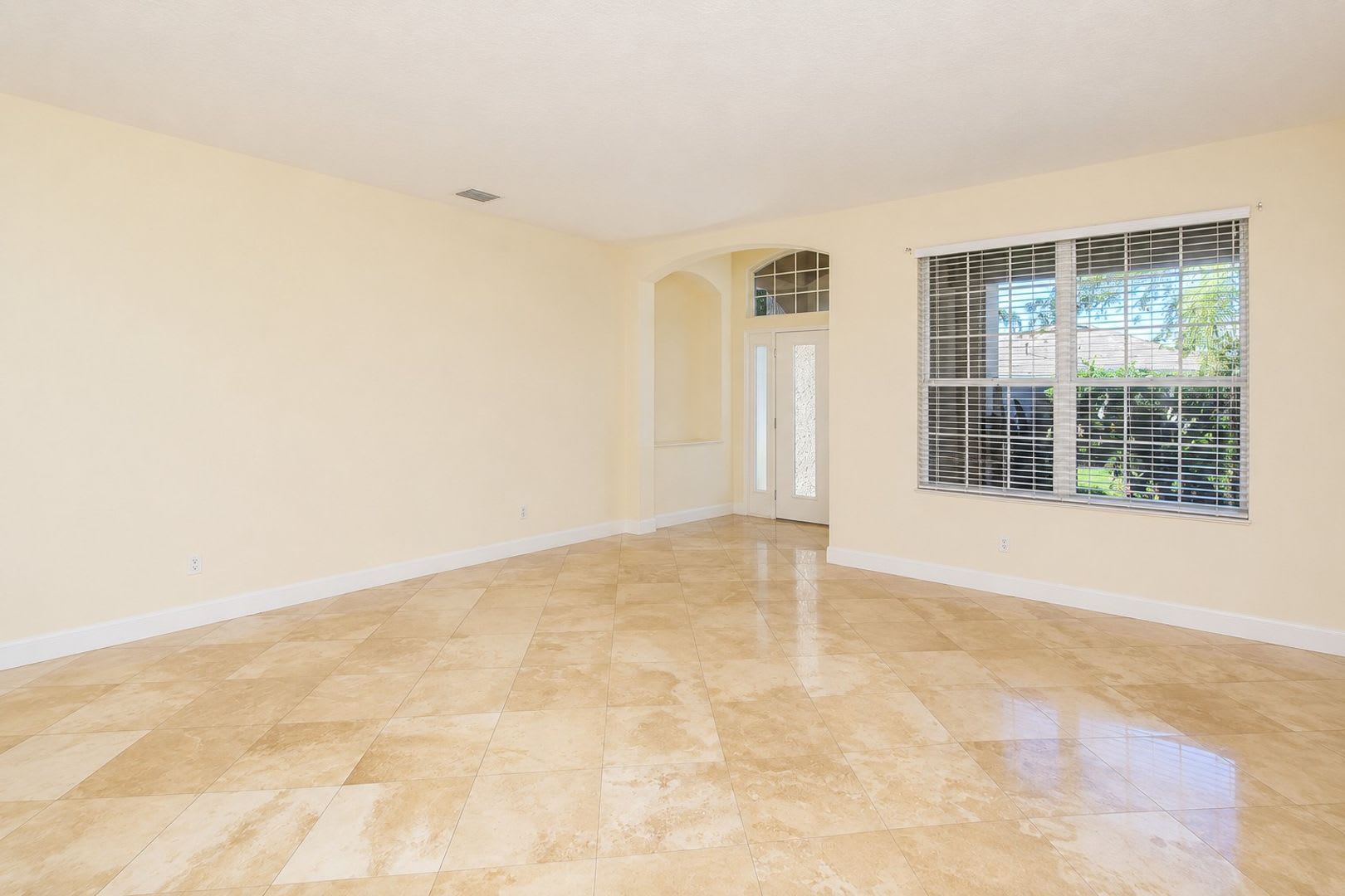 Spacious 4 Bedroom Executive Home In Gated River Place Community With Resort Style Amenities – photo 5
