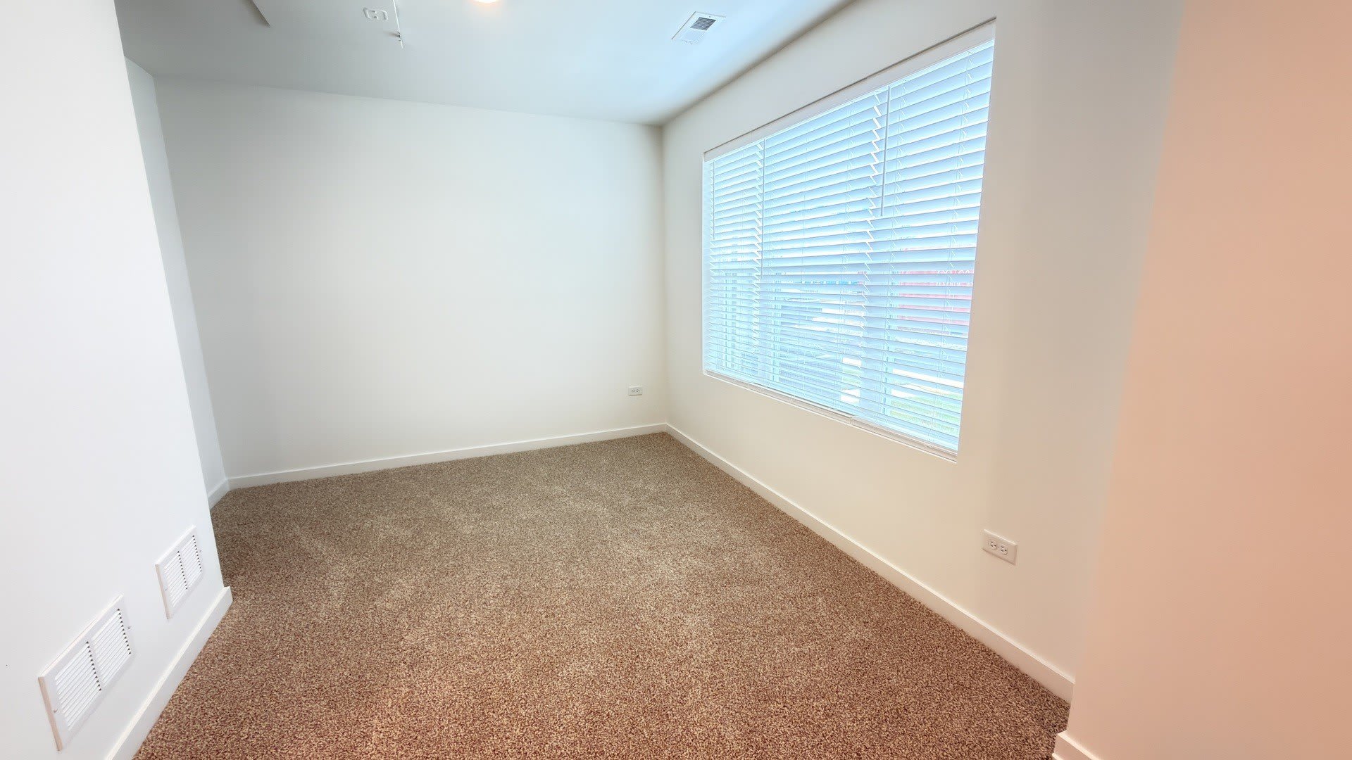 435 Lakeshore Court – photo 5