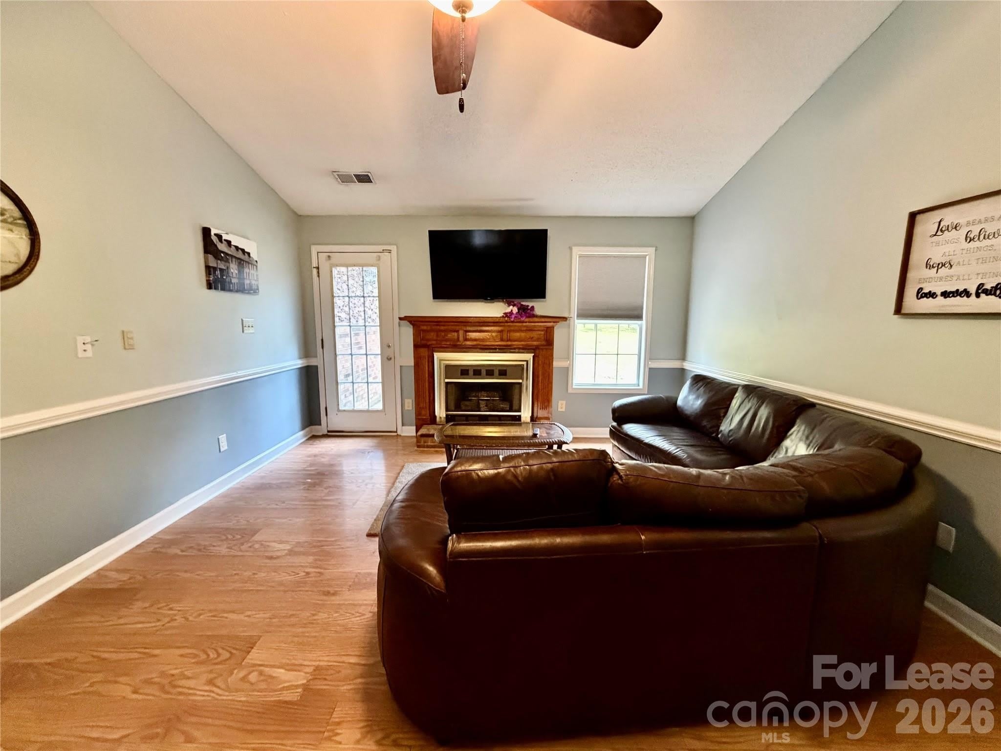 2809 Faircroft Way – photo 4