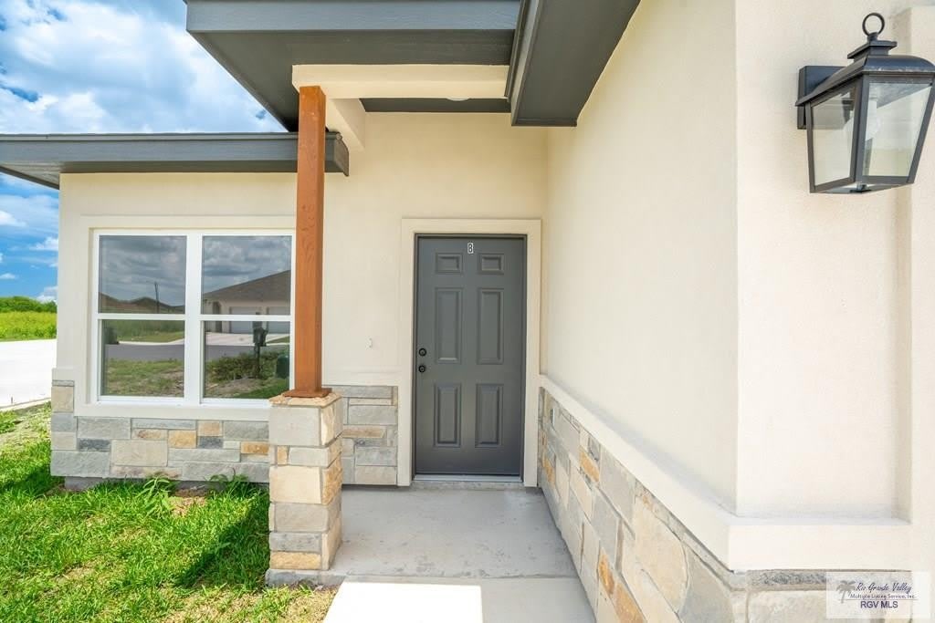 1010 E ESCONDIDO LN. – photo 3