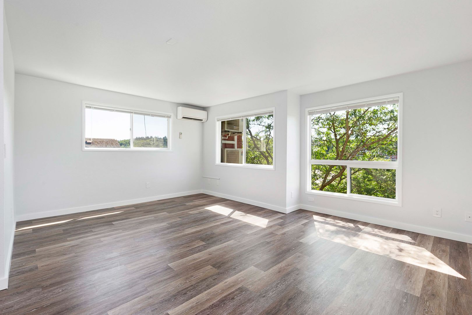 Baker 38 Apartments – photo 2
