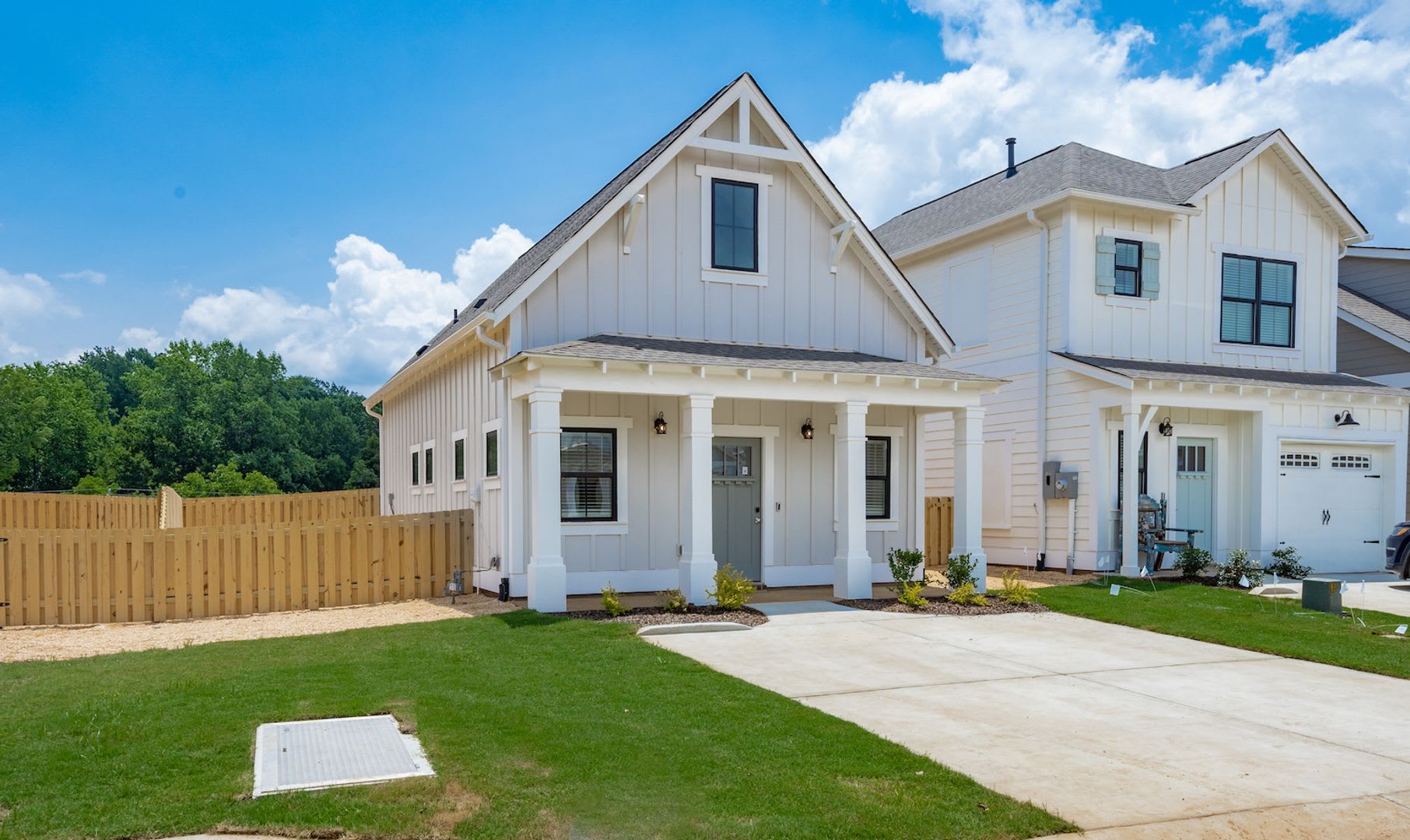 1 Bedroom Home with Private Driveway and Fenced Backyard – photo 2