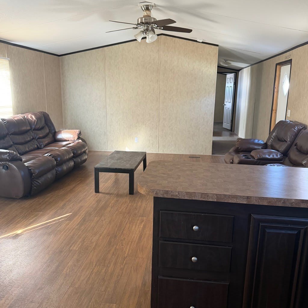 815 W 40th St – photo 5