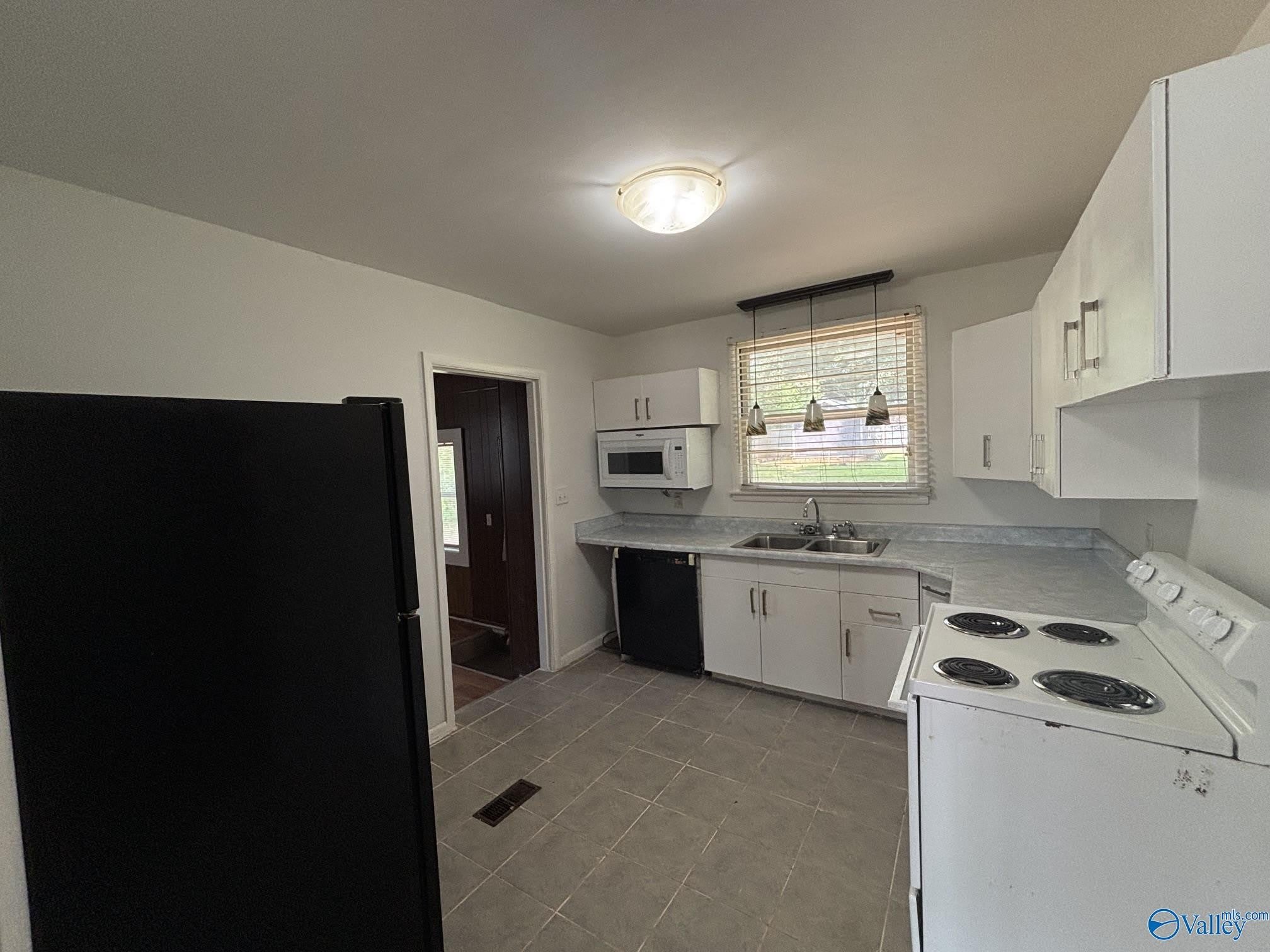 3907 Memorial Parkway N – photo 4