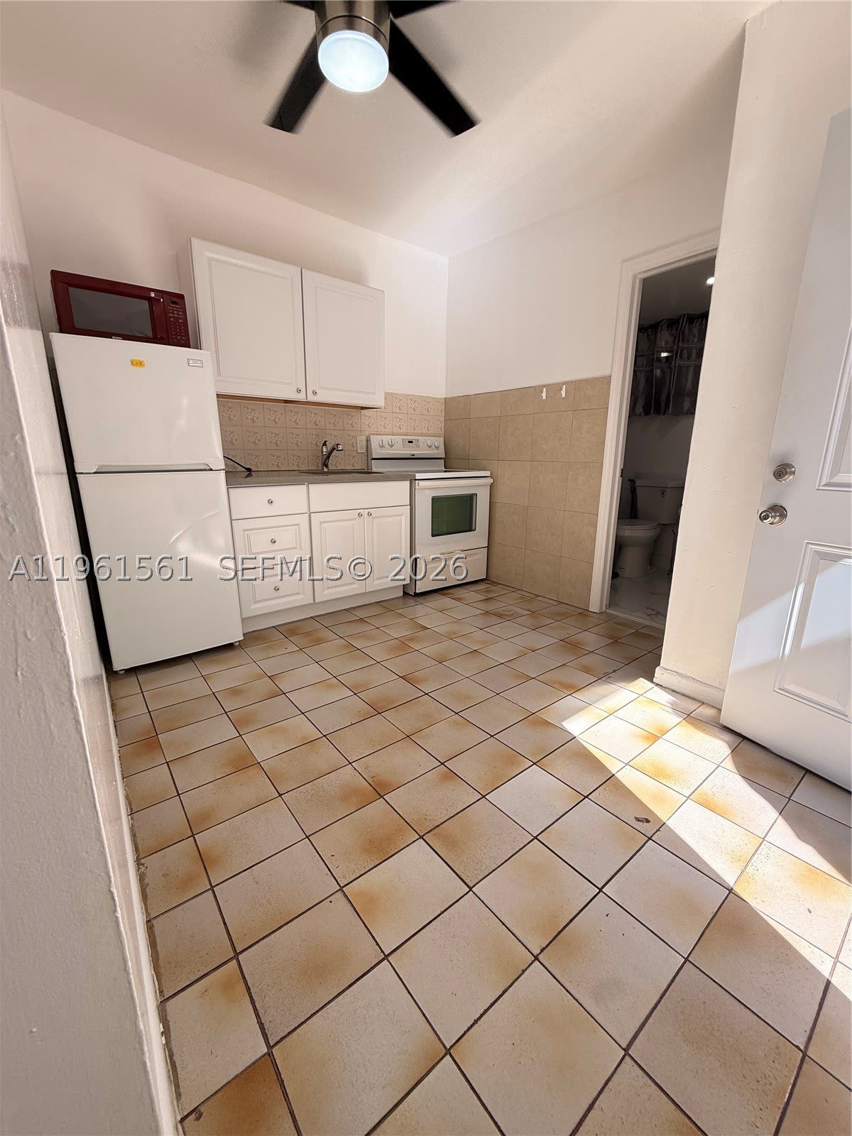 1037 SW 20th Ave – photo 2