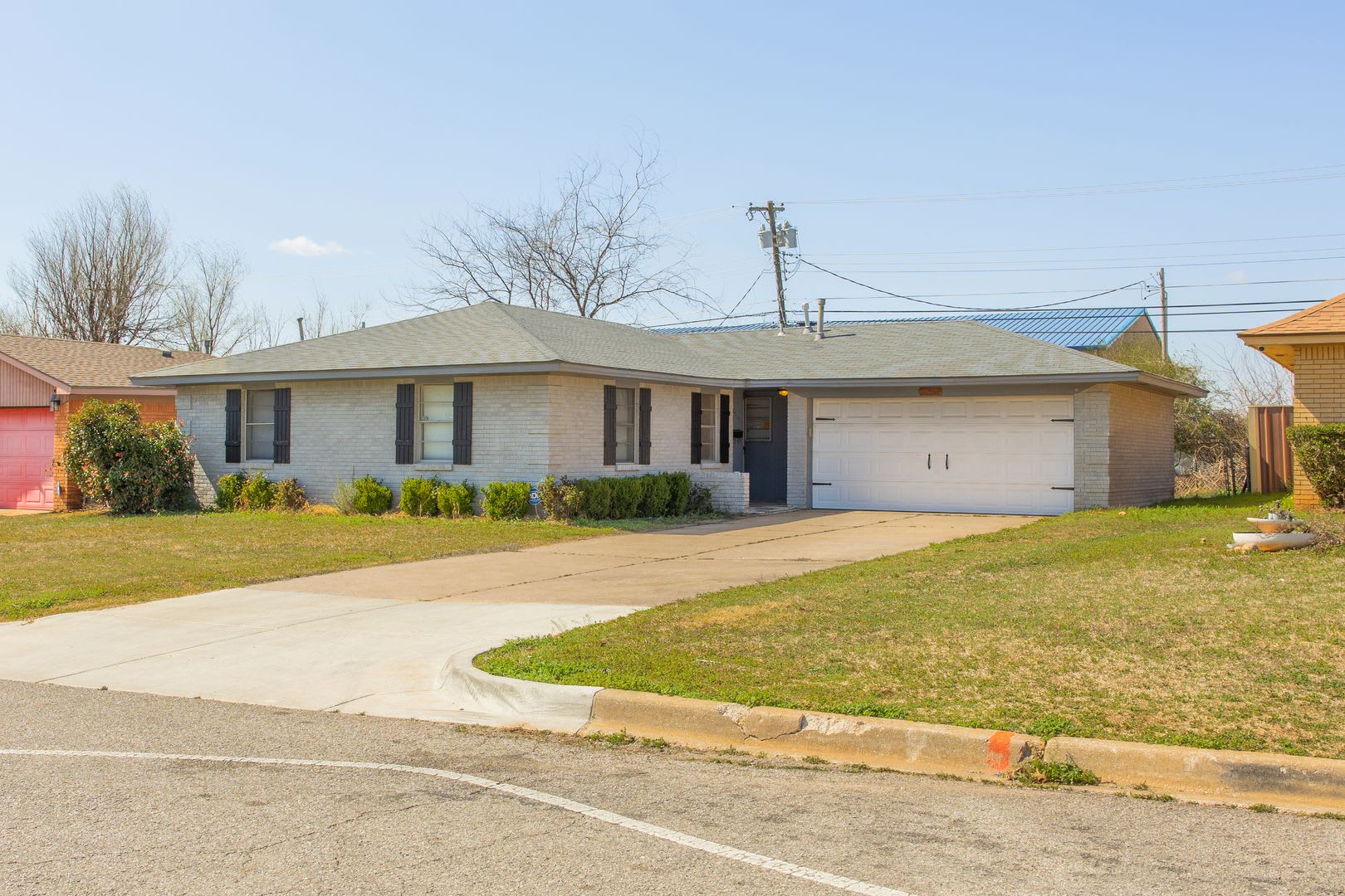 Beautiful home for lease near Hefner & Penn – photo 4