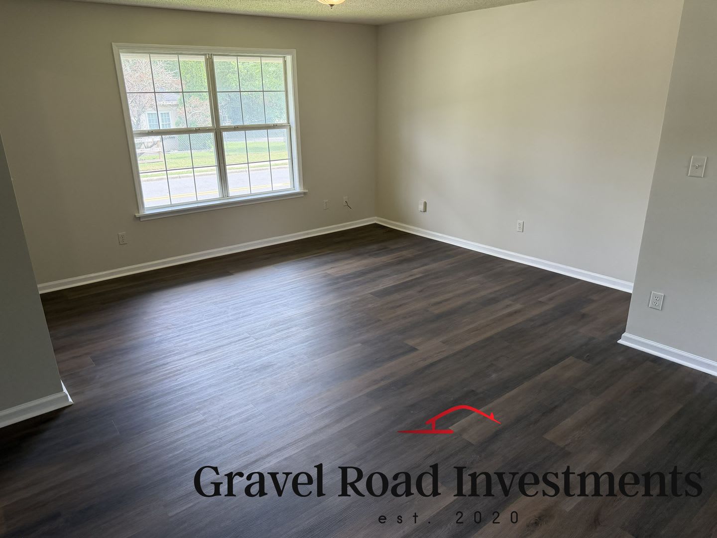 Freshly Updated 3 Bedroom, 1 Bathroom Home – photo 3