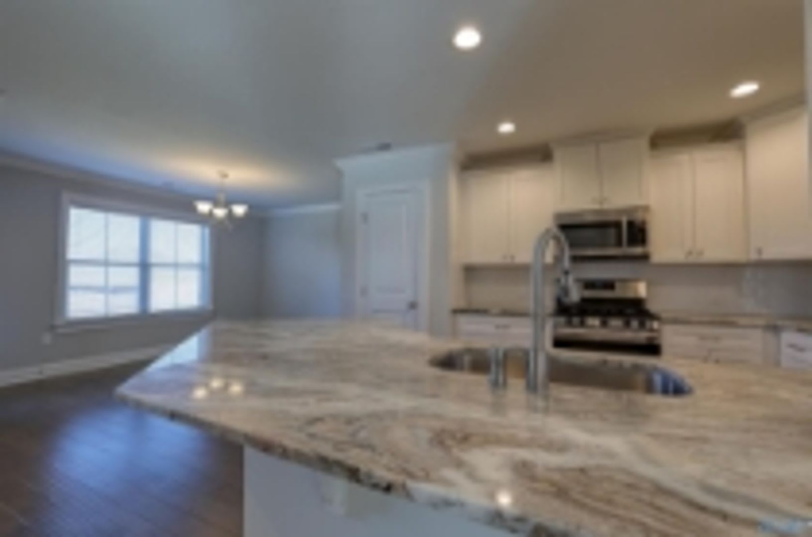 COMING SOON FOR RENT! STUNNING 3-BEDROOM + BONUS ROOM – photo 4