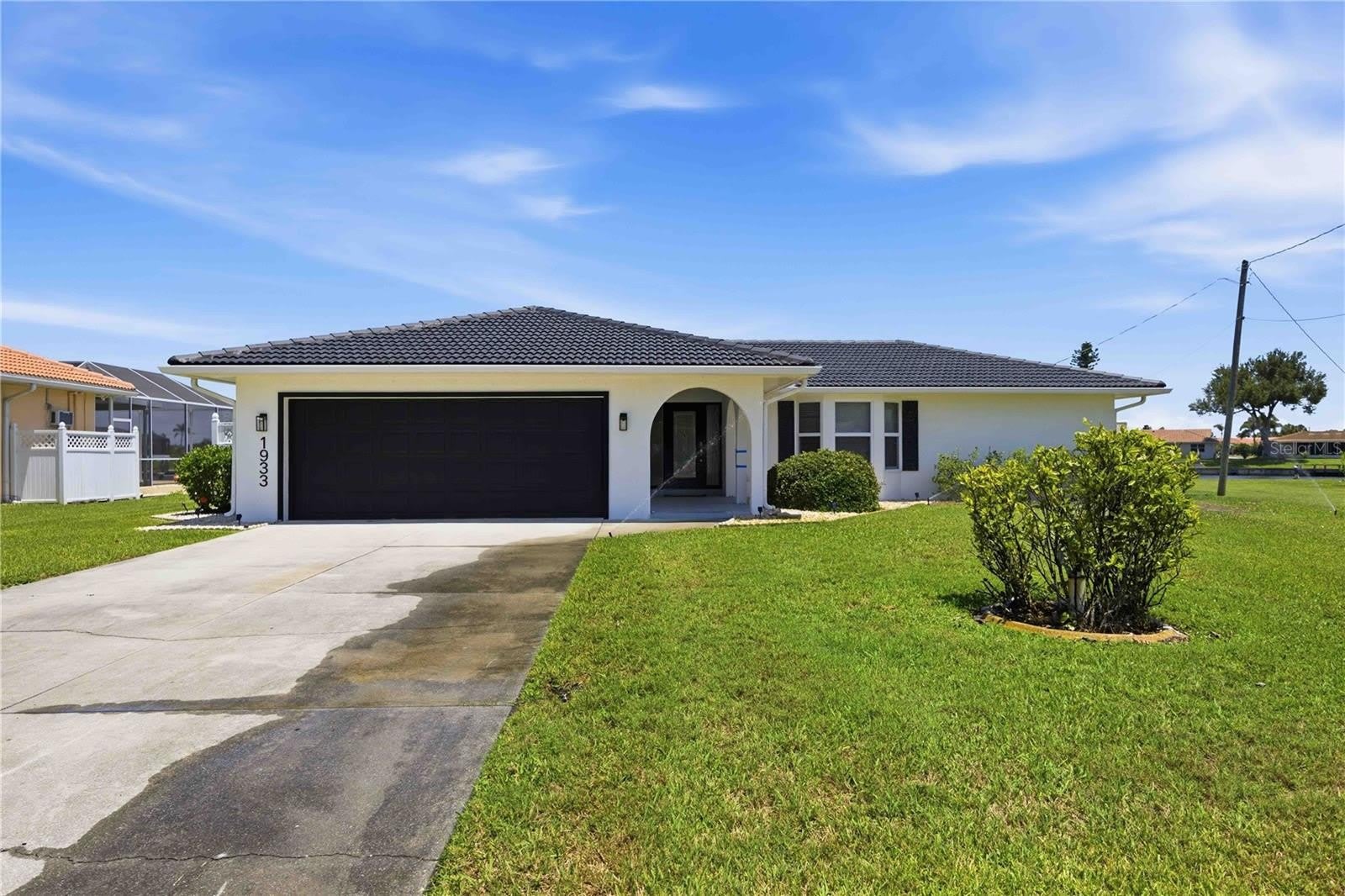 1933 Fairview Drive – photo 2